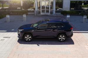 Toyota RAV4 Prime SE 2020 года 